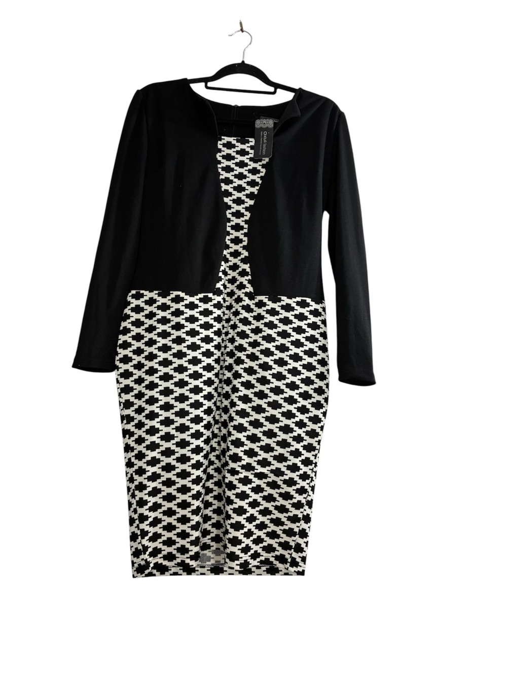 Black and White Patterned Long Sleeve Sheath Dress